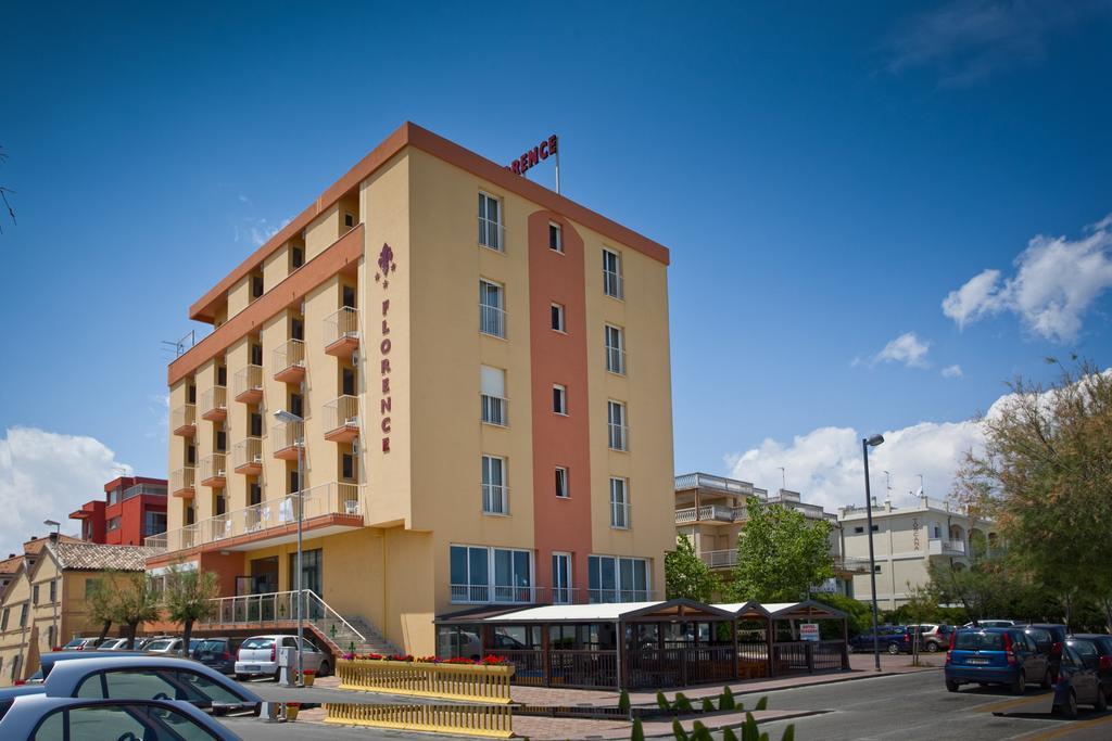 Hotel Florence Marotta Exterior photo