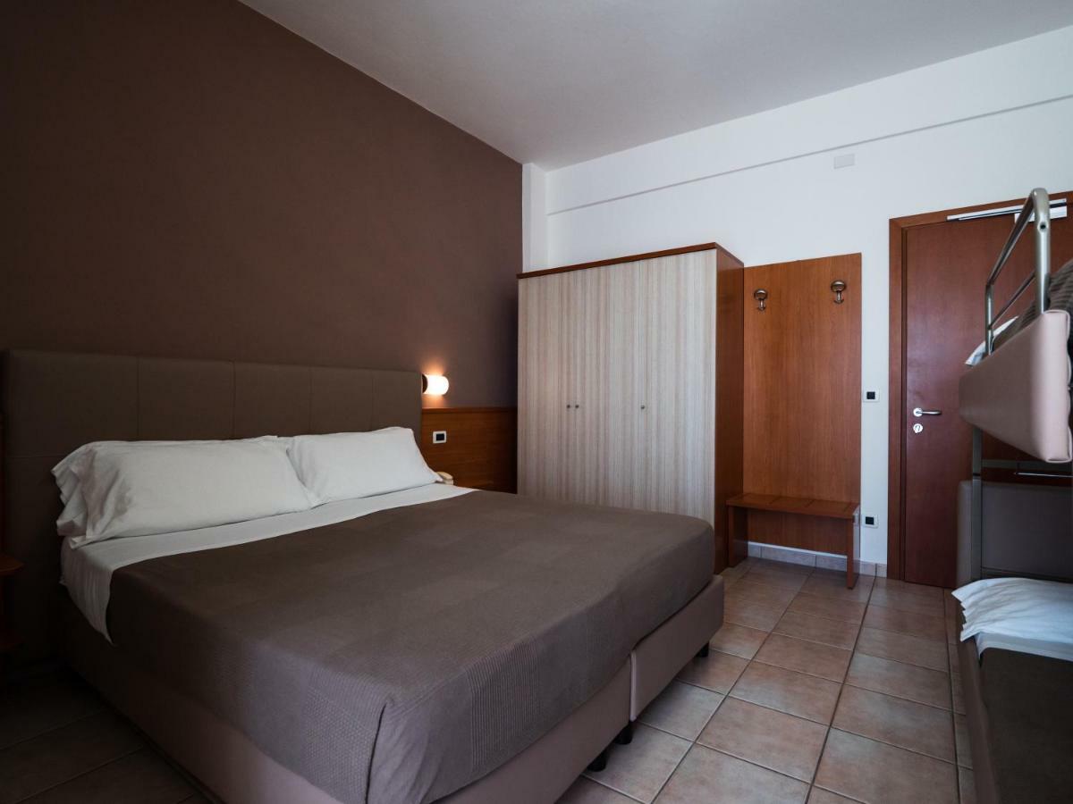Hotel Florence Marotta Exterior photo